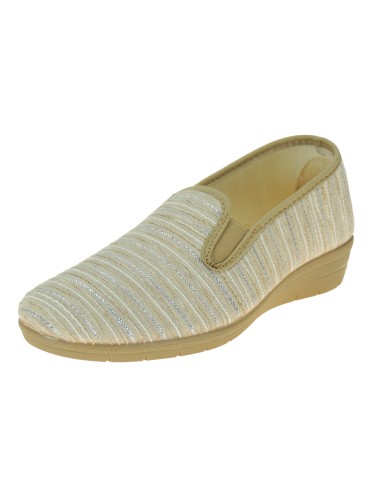 Calzados Romero. Zapatilla Cerrada de Casa y Calle para Mujer Cuña 3CM 0141.