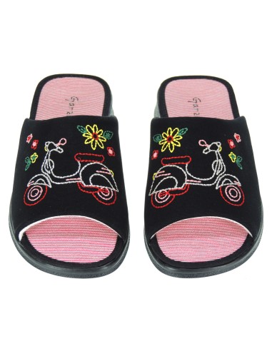 Calzados Romero. Marca GARZÓN. Zapatilla de Casa Destalonada con Bordados para Mujer. Punta Abierta.